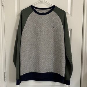 Vineyard Vines Quilted Sweatshirt with raglan sleeves contrast color crewneck M